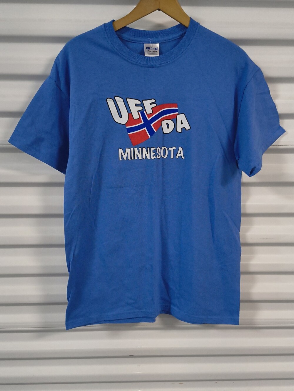 Gildan Minnesota "Uff Da" Norwegian Flag Crewneck Short Sleeve T-shirt M